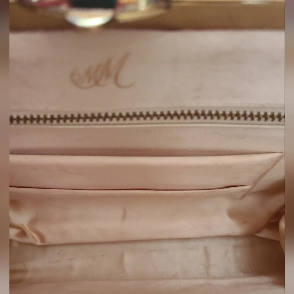 Vintage 1940s Tapestry Bag w/ Bakelite Handle - Picture 6 of 10